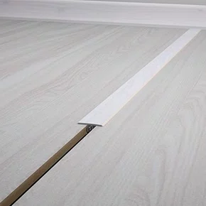 Mão de obra de instalação do perfil de acabamento