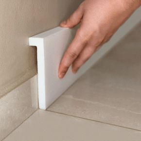 Rodapé de Sobrepor Retrofit Arquitech em Poliestireno Liso 12 cm Branco  50712